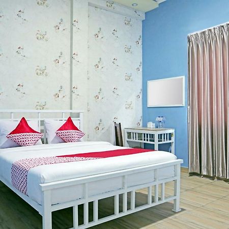 Oyo 1386 Hotel Grand Gabelo Букіттінгі Екстер'єр фото