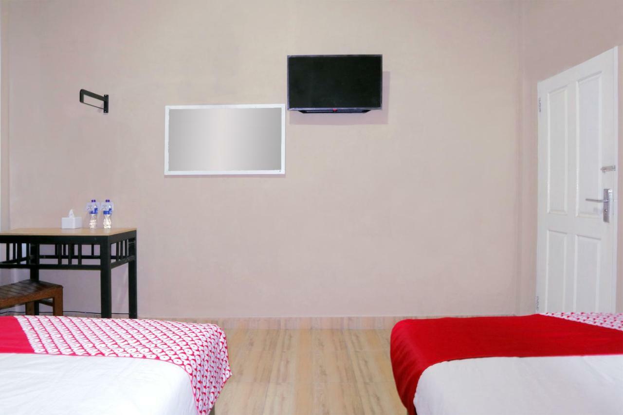 Oyo 1386 Hotel Grand Gabelo Букіттінгі Екстер'єр фото