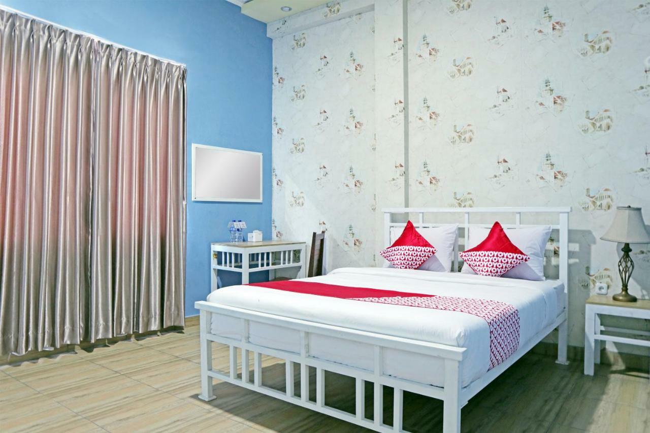 Oyo 1386 Hotel Grand Gabelo Букіттінгі Екстер'єр фото