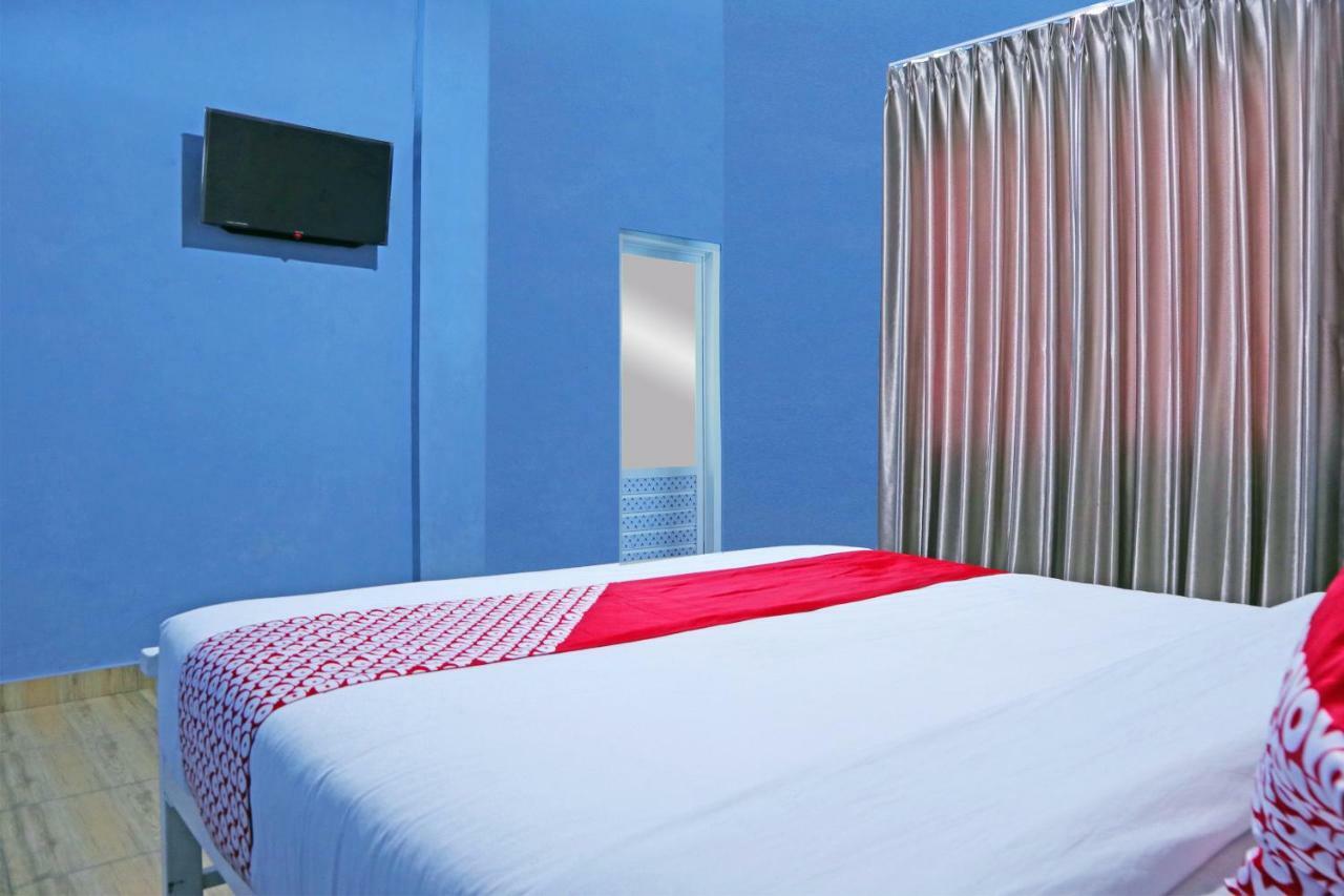 Oyo 1386 Hotel Grand Gabelo Букіттінгі Екстер'єр фото