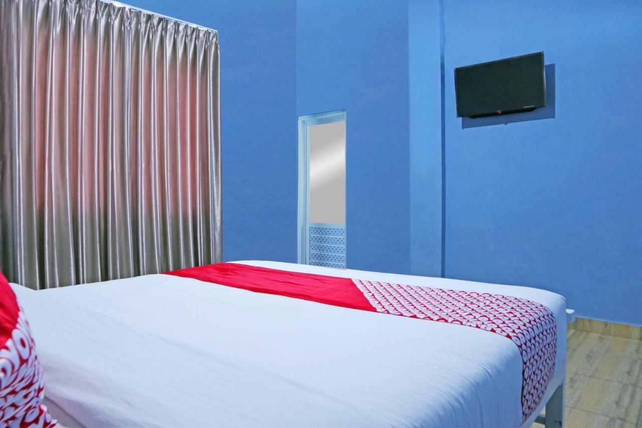 Oyo 1386 Hotel Grand Gabelo Букіттінгі Екстер'єр фото